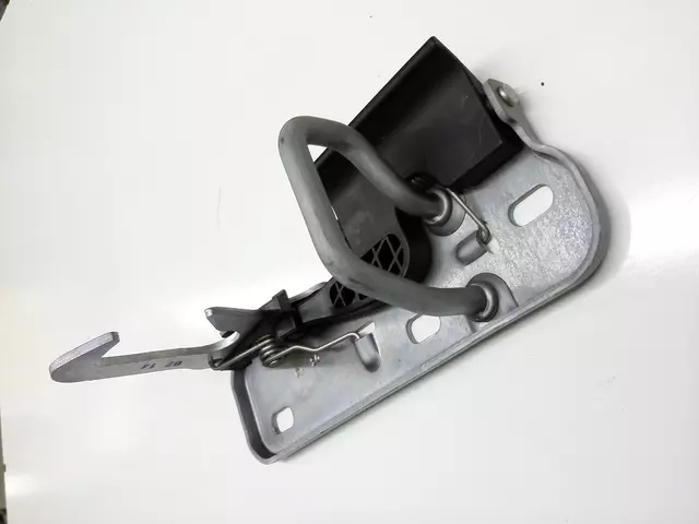 Safety Catch 1K0-823-480 - View 9