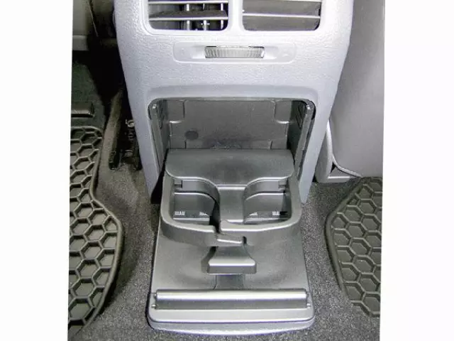 Rear Seat Cup 1K0-862-543-E-82V - View 5