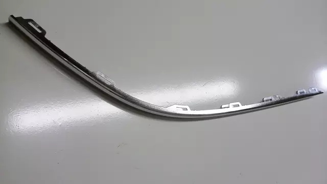 Outer Molding 561-807-460-2ZZ