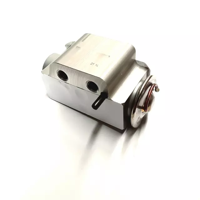 Expansion Valve 7L0-820-679-D - View 2