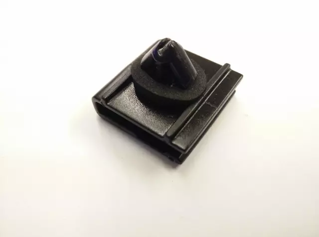 End Cap Clip WHT-004-540 - View 4