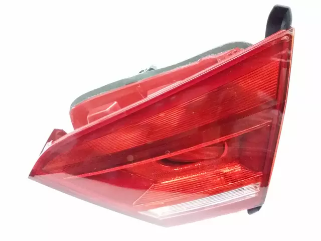 Backup Lamp Assembly 561-945-094-C - View 2