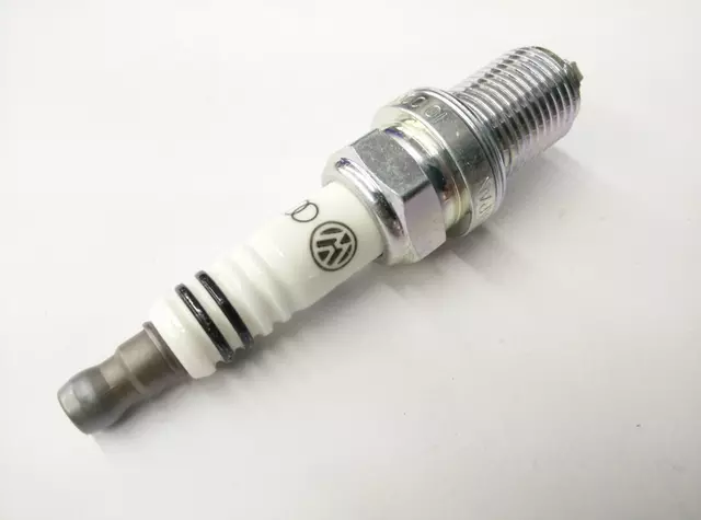 Spark Plug 101-000-035-HJ - View 3