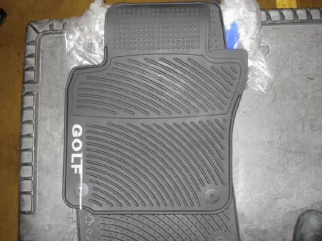 Monster Mats Round Retention Clip 1K1-061-552-HA-041 - View 3