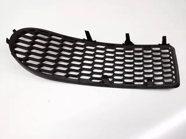 OUTER GRILLE RIGHT SIDE  WITHOUT FOG LIGHTS 1C0-807-684-A-01C