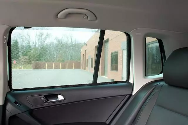 Sun Shade Pop In For Rear Side Windows 5N0-064-363 - View 9