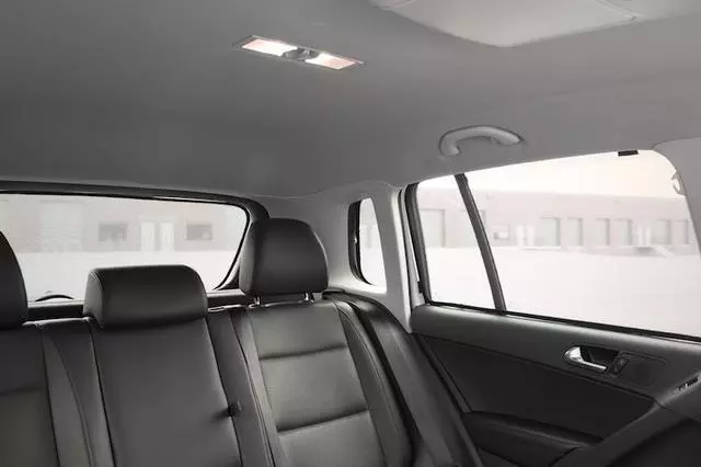 Sun Shade Pop In For Rear Side Windows 5N0-064-363 - View 8