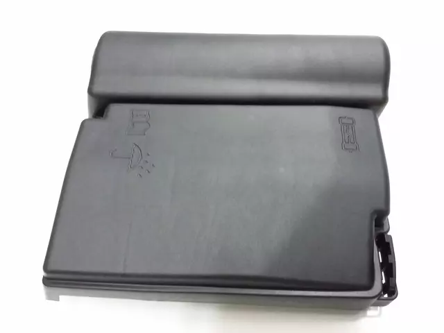 Fuse Box Cover 5C0-937-132-A - View 18