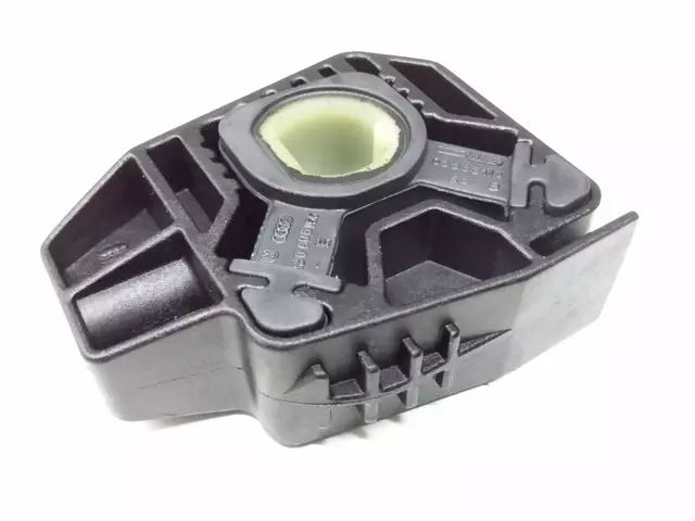 Radiator Upper Bracket 1J0-806-155-E - View 38