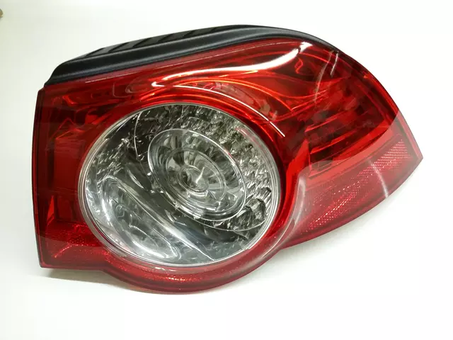 Tail Lamp Assembly 1Q0-945-096-J - View 2
