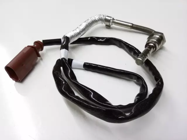 Temp Sensor 03L-906-088-J - View 2