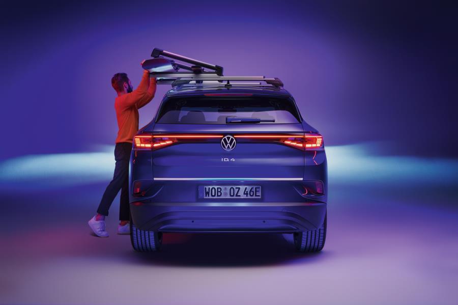 Ski And Snowboard Holder 000-071-129-AB