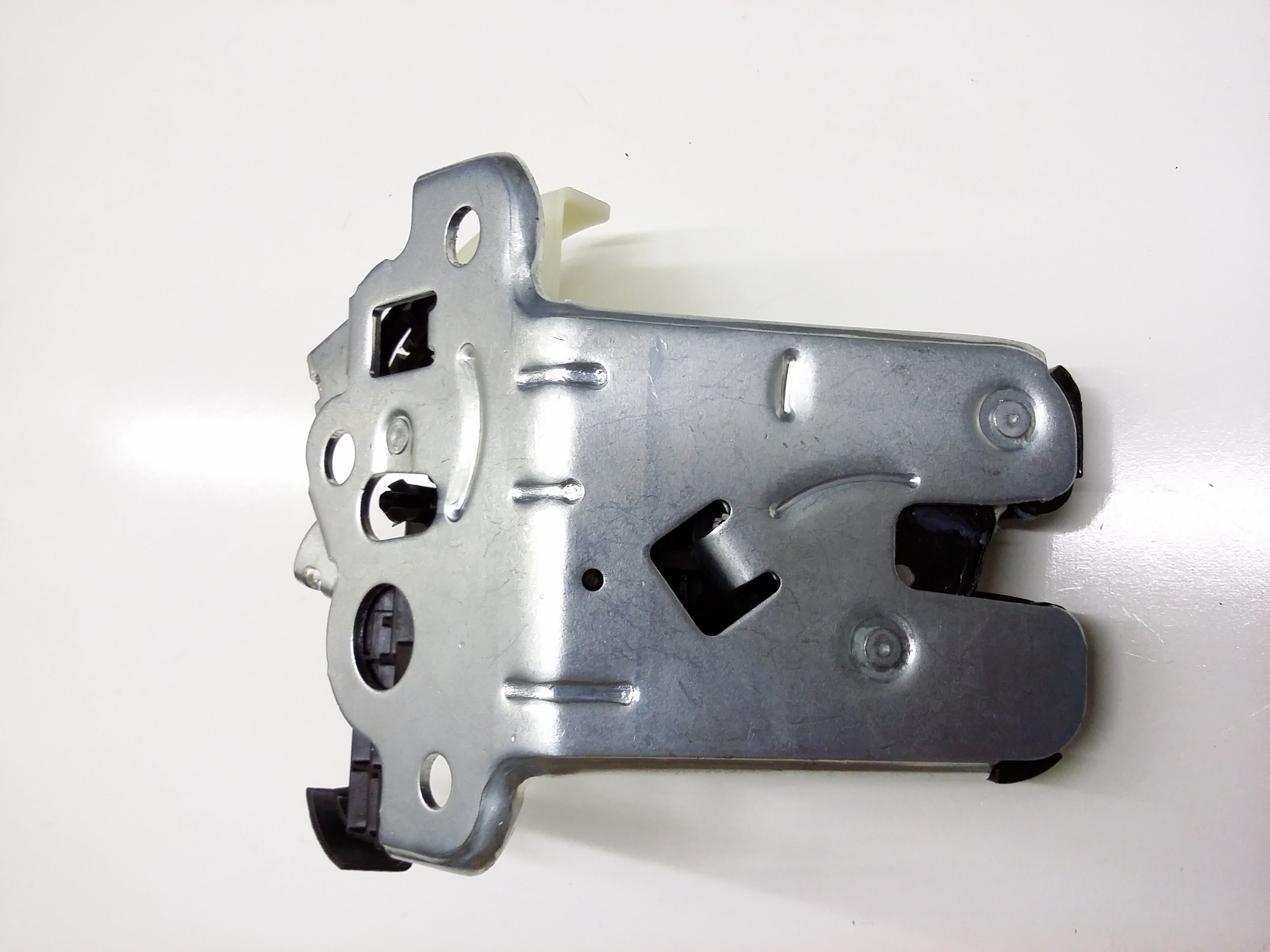 Trunk Lock Actuator Motor 17A-827-505 - View 6