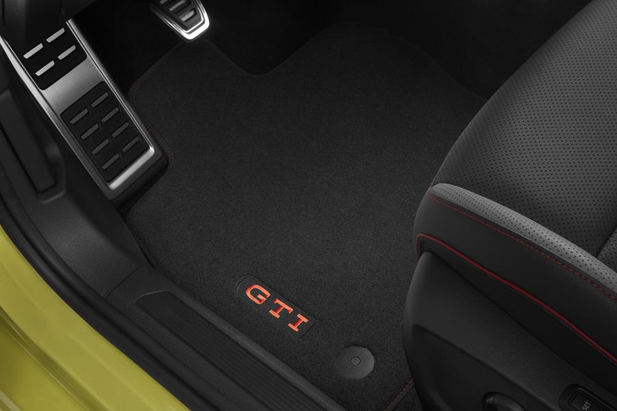 Carpeted Mats 5H1-061-370-WGK