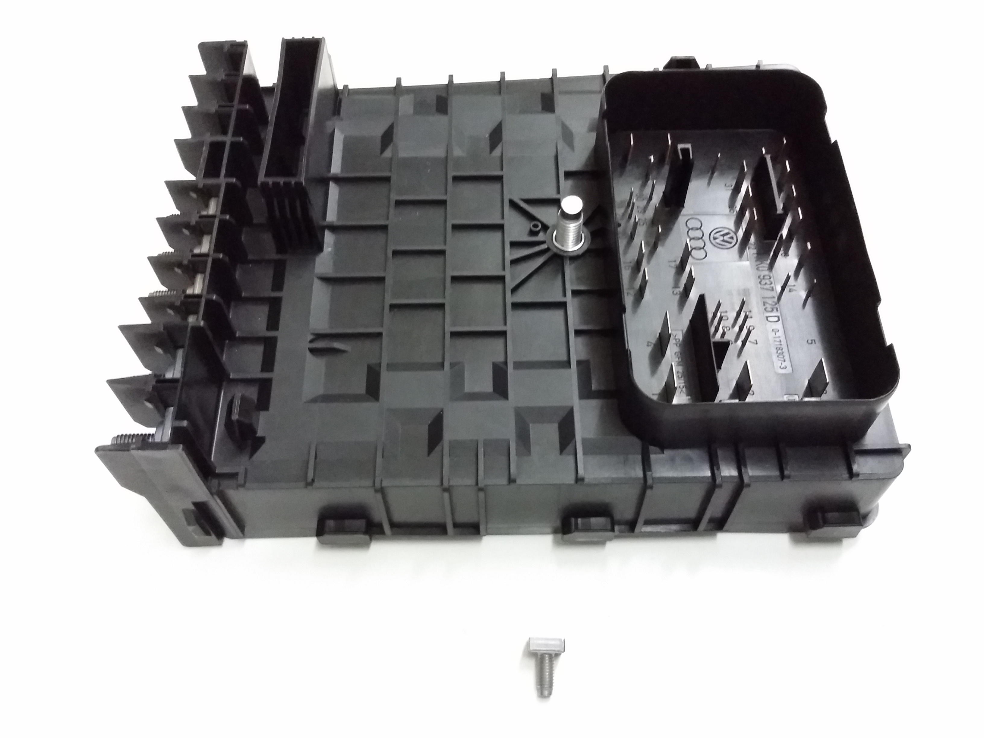 Fuse & Relay Box 1K0-937-125-D - View 2