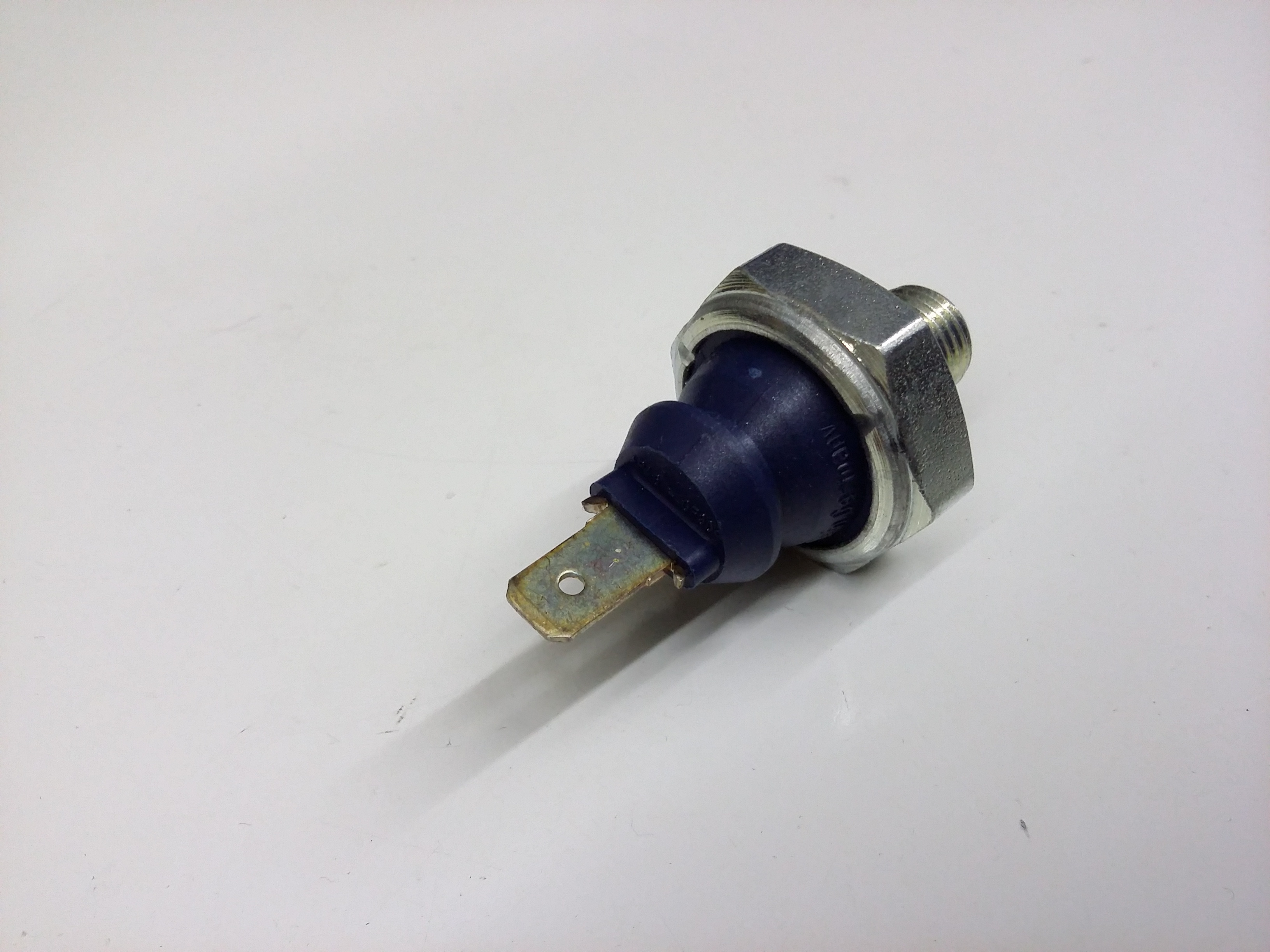 Engine Oil Pressure Switch 028-919-081-H - View 3