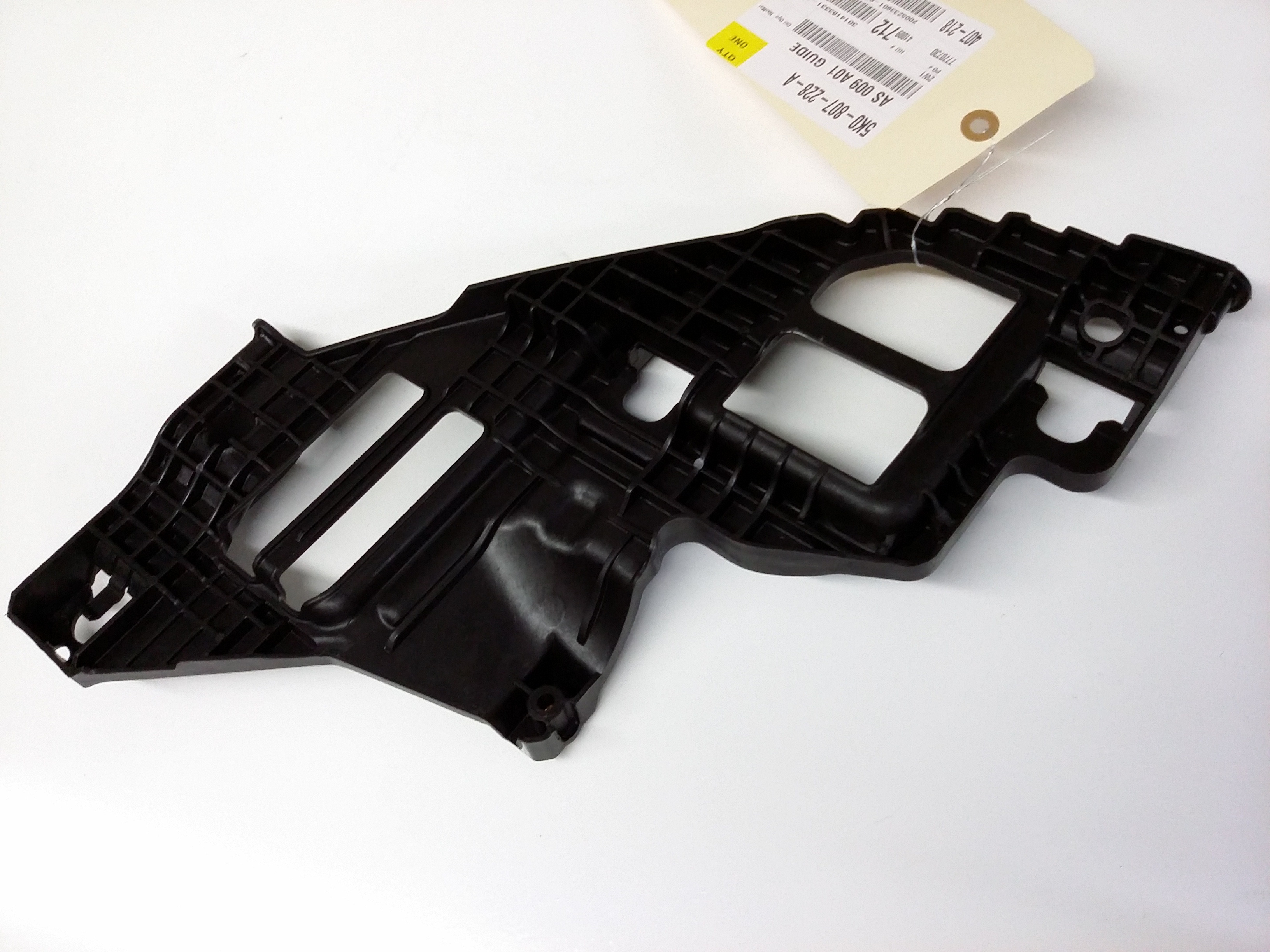 Bumper Guide 5K0-807-228-A