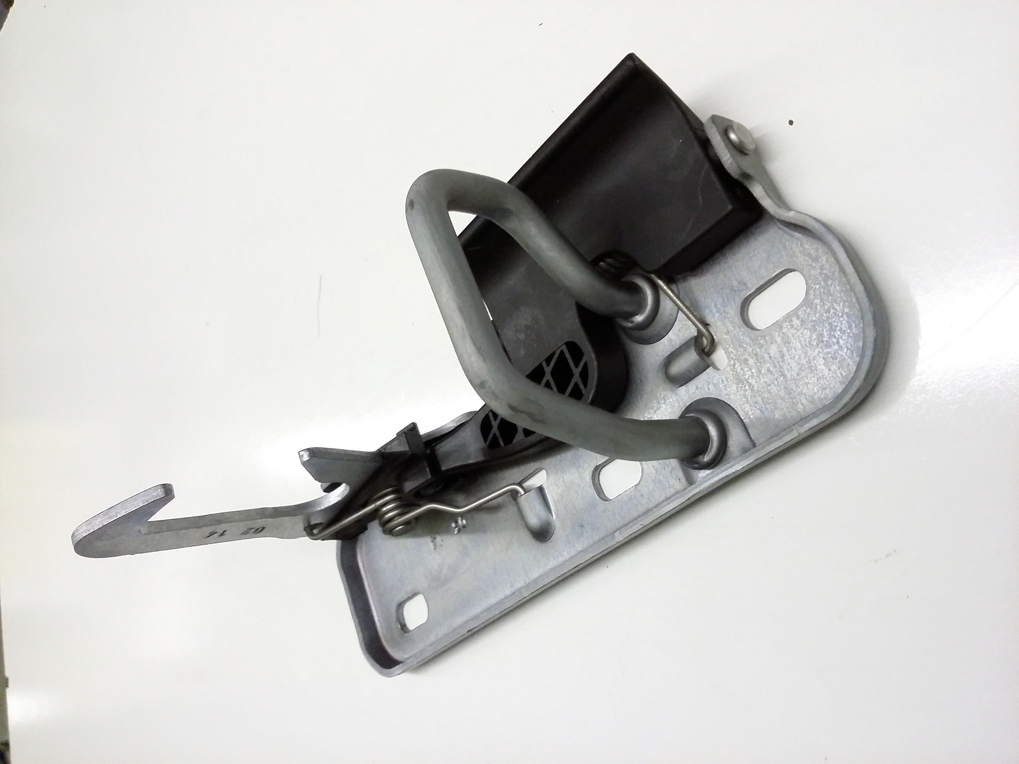 Safety Catch 1K0-823-480