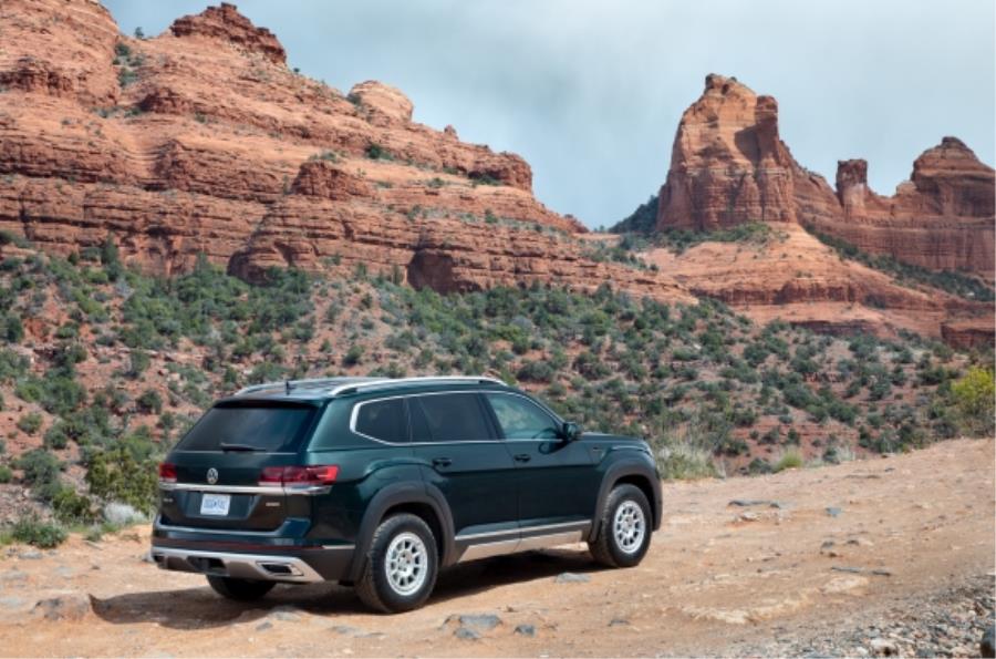 Rear Valance (W/ Trailer Hitch Only) 3CN-071-611-DSP - View 6