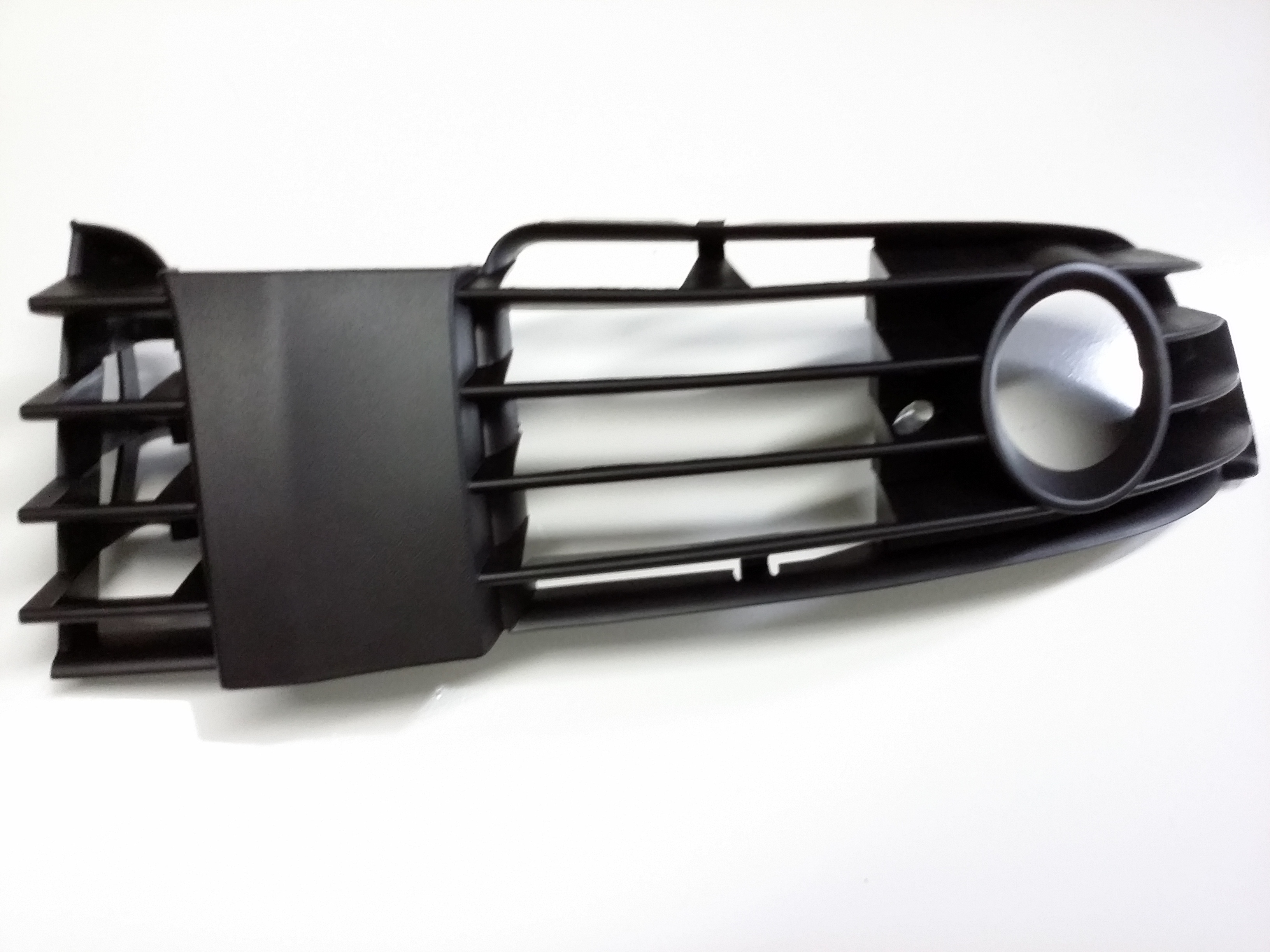 Lower Grille 3B0-853-666-L-B41 - View 4