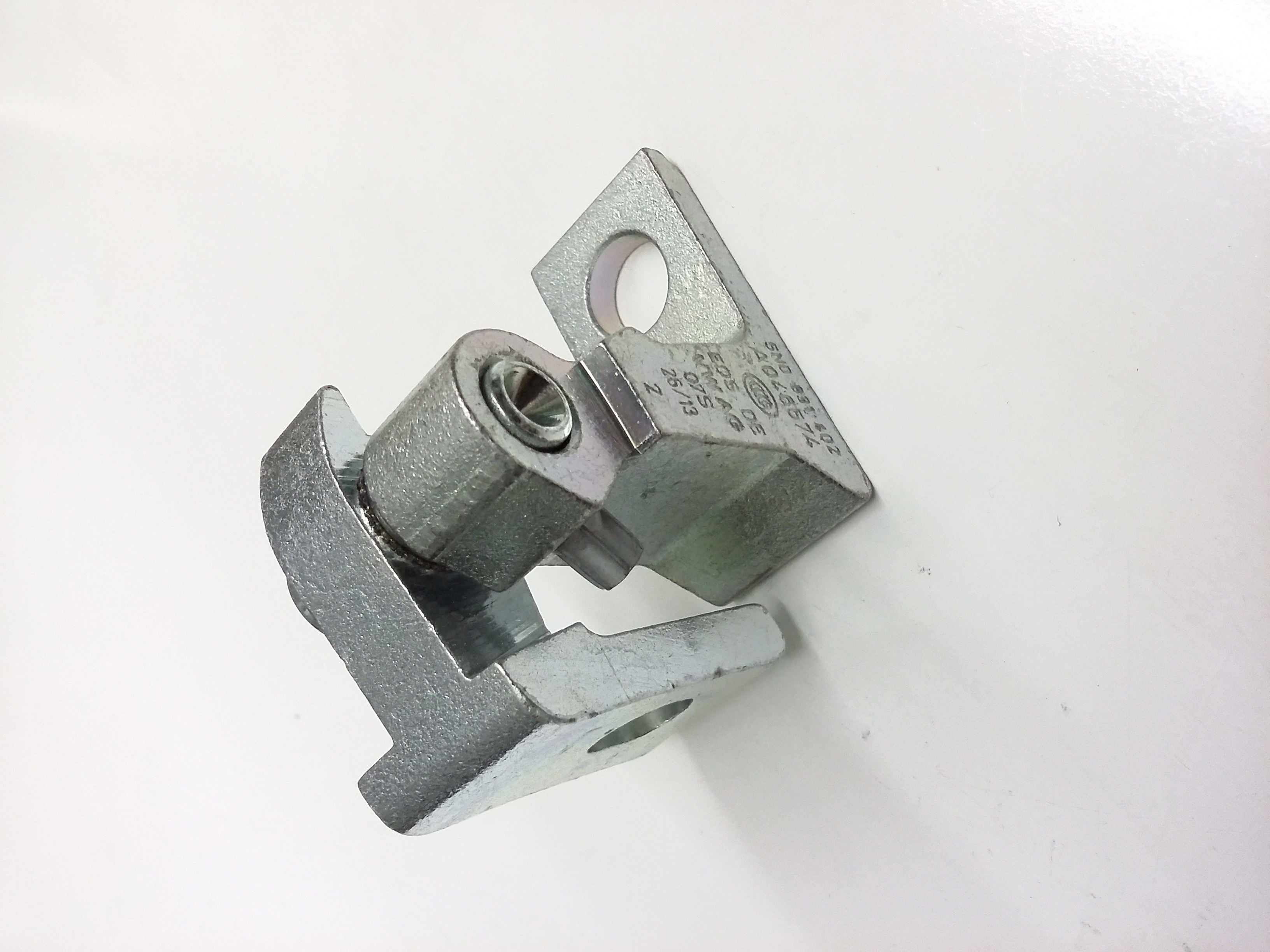 Upper Hinge 5N0-831-402 - View 8