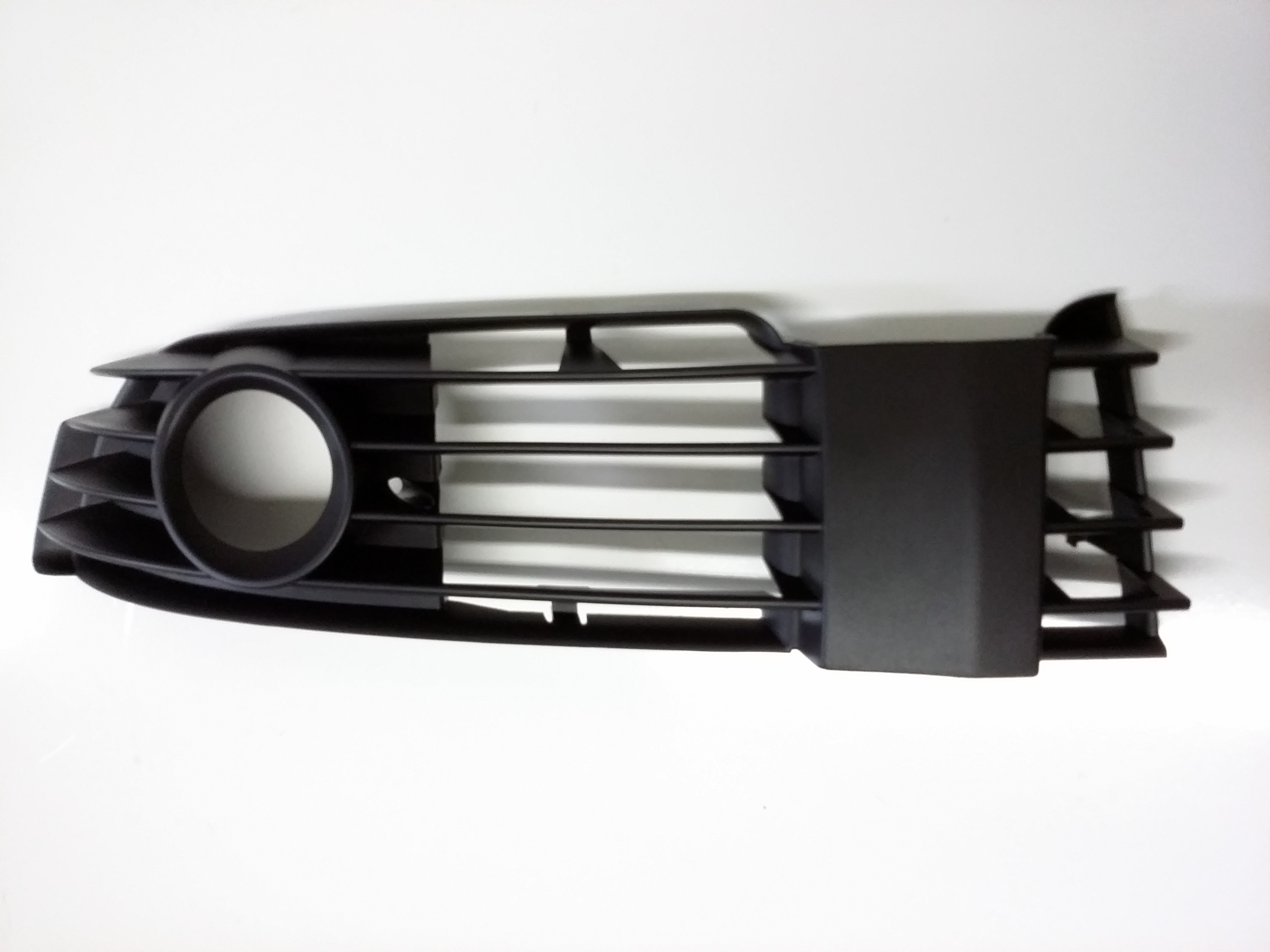 Lower Grille 3B0-853-665-L-B41 - View 3