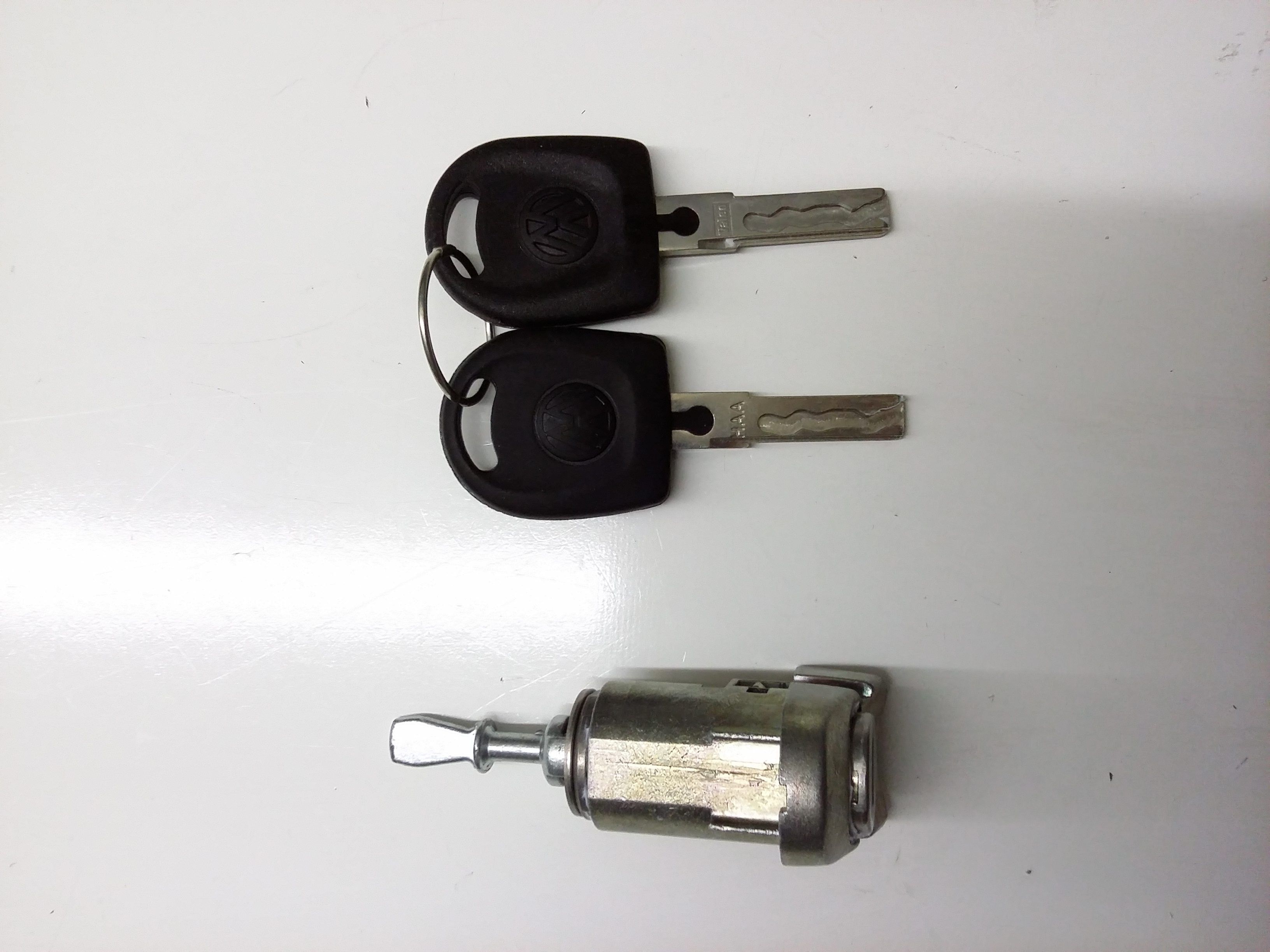 Lock Cylinder 1C0-837-167-D - View 4