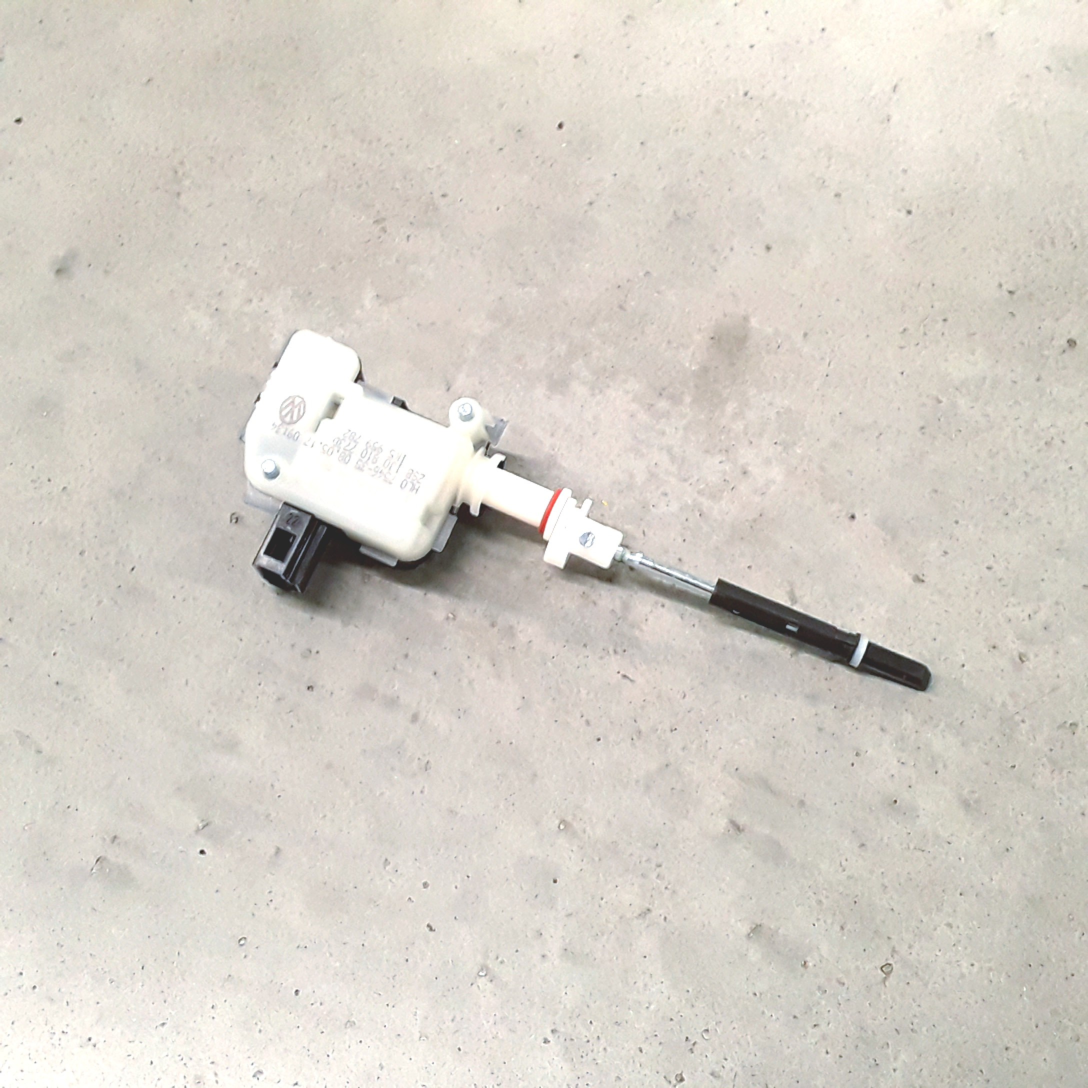 Fuel Filler Door Lock Actuator 1J0-810-773-D