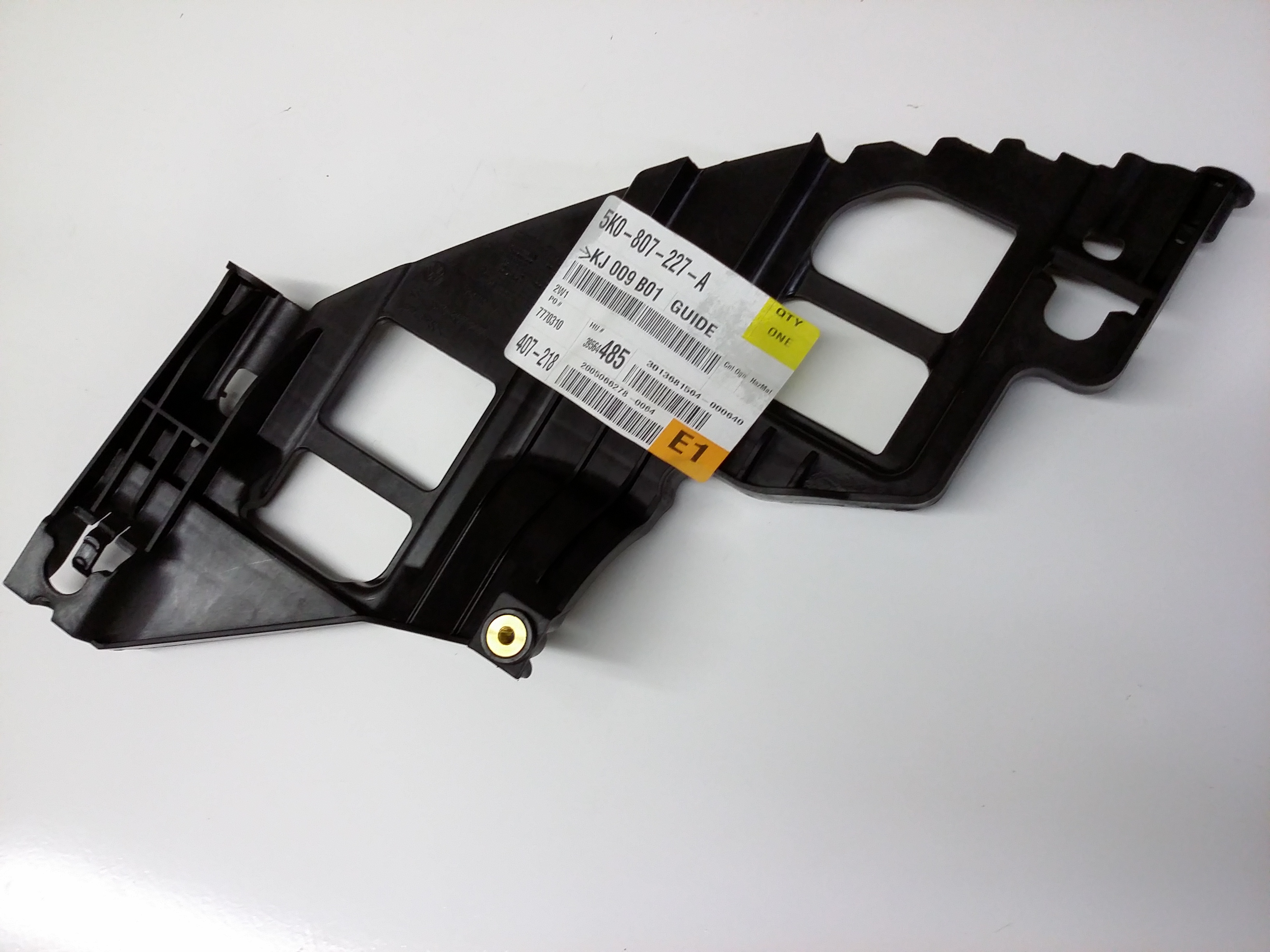 Bumper Guide 5K0-807-227-A