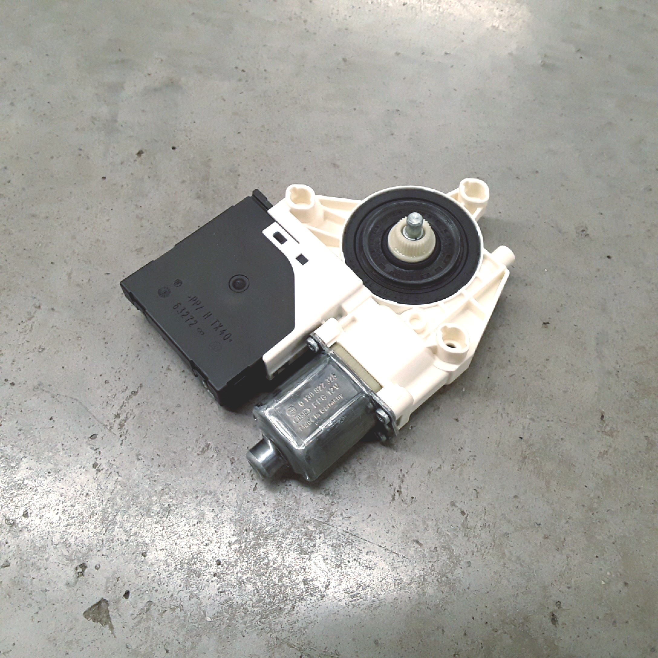 Window Motor 5K0-959-702-J-Z04