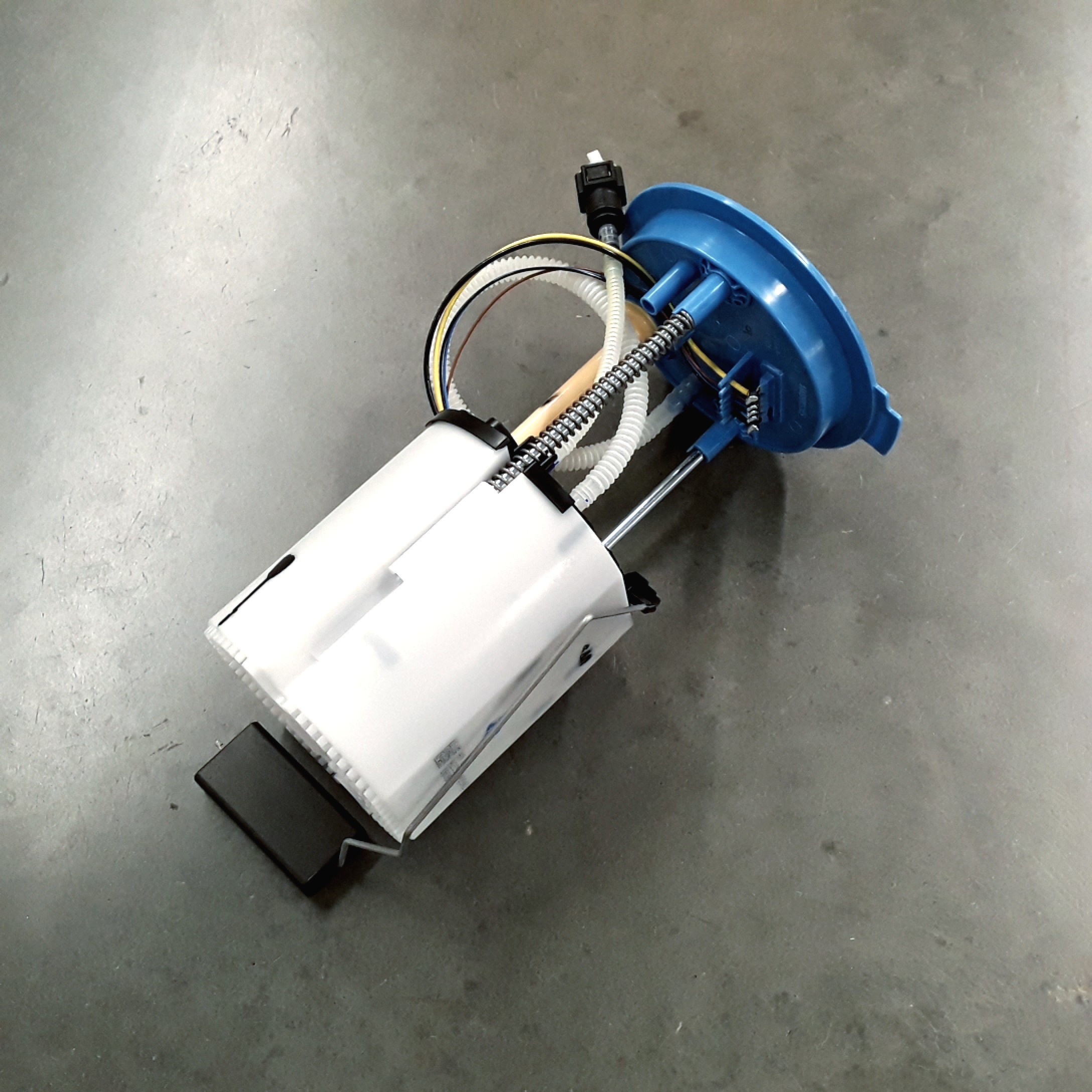 Fuel Pump Assembly 1K0-919-051-DE - View 4