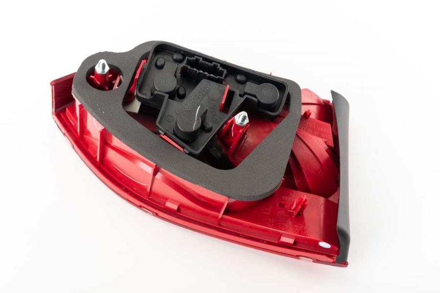 Tail Lamp Assembly 5C6-945-094 - View 5