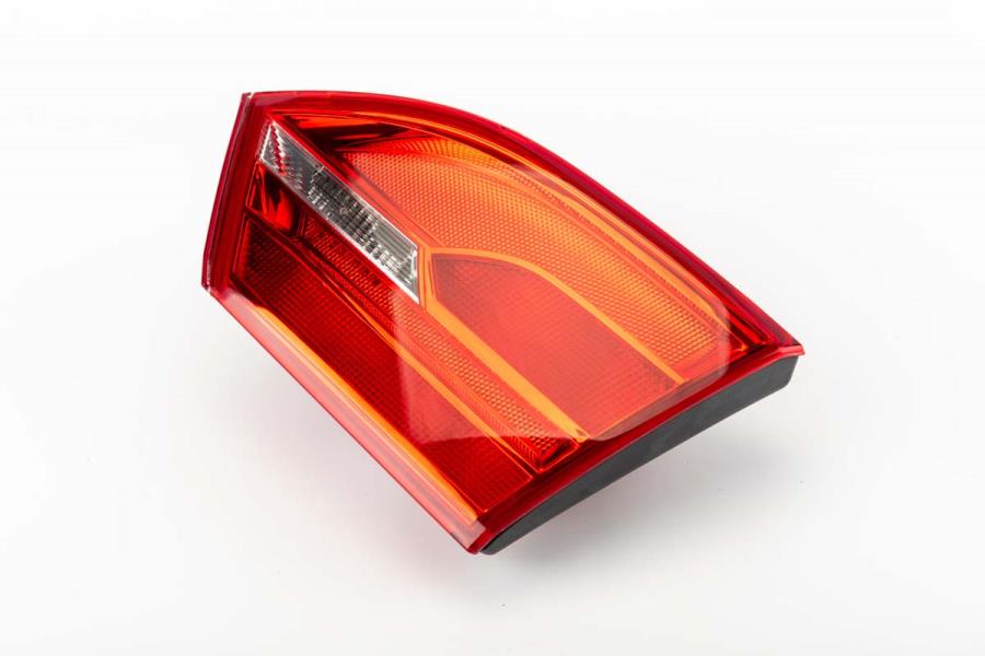 Tail Lamp Assembly 5C6-945-094 - View 3