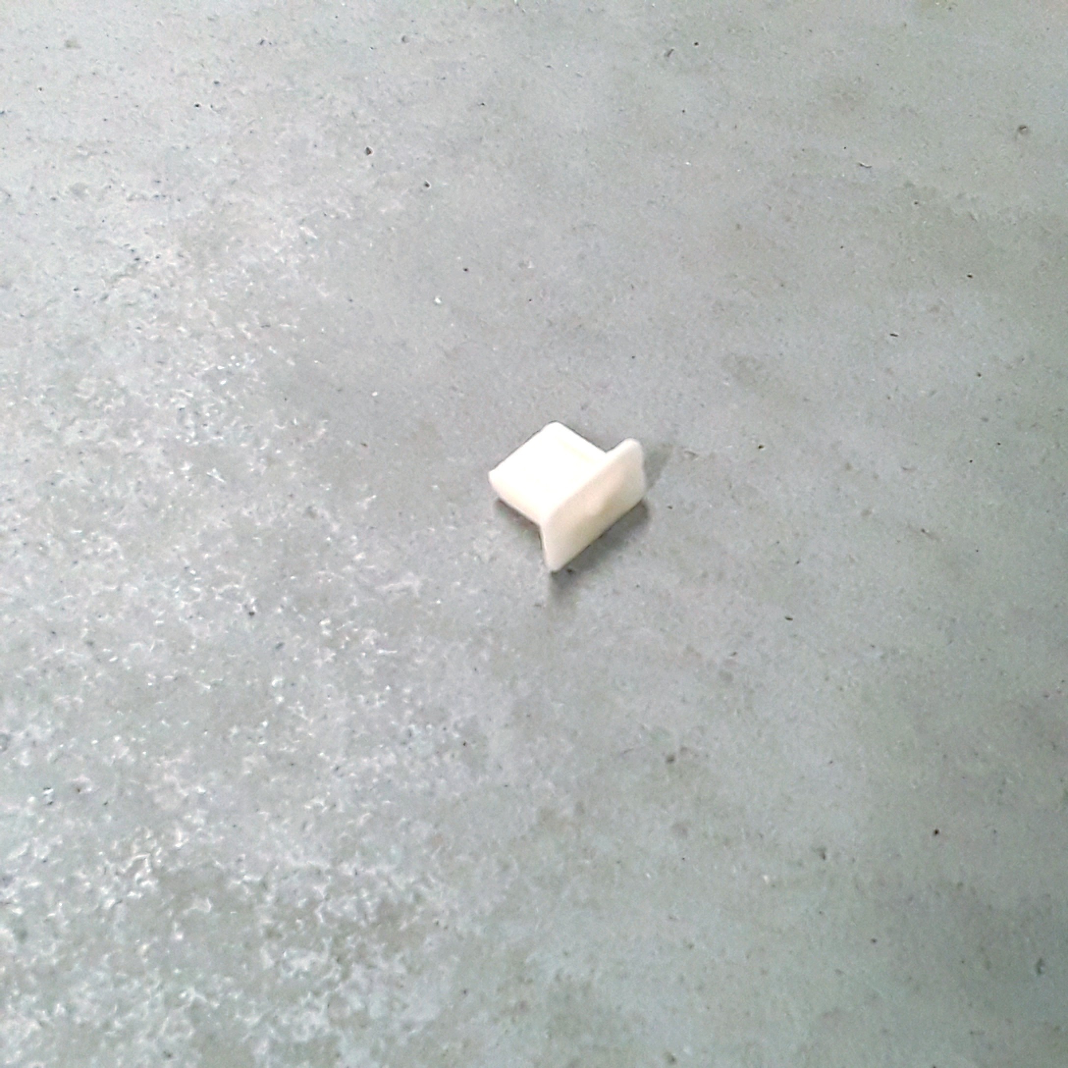 Rear Body Trim Clip 373-867-646 - View 40