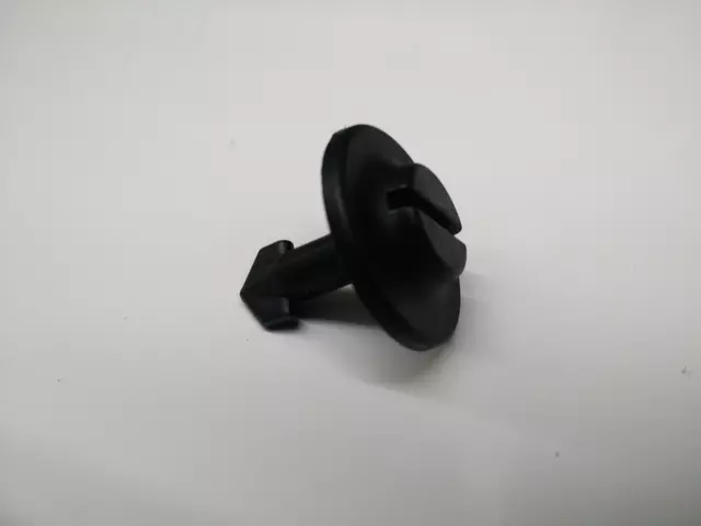 Fender Liner Pin 4A0-805-121-A - View 18